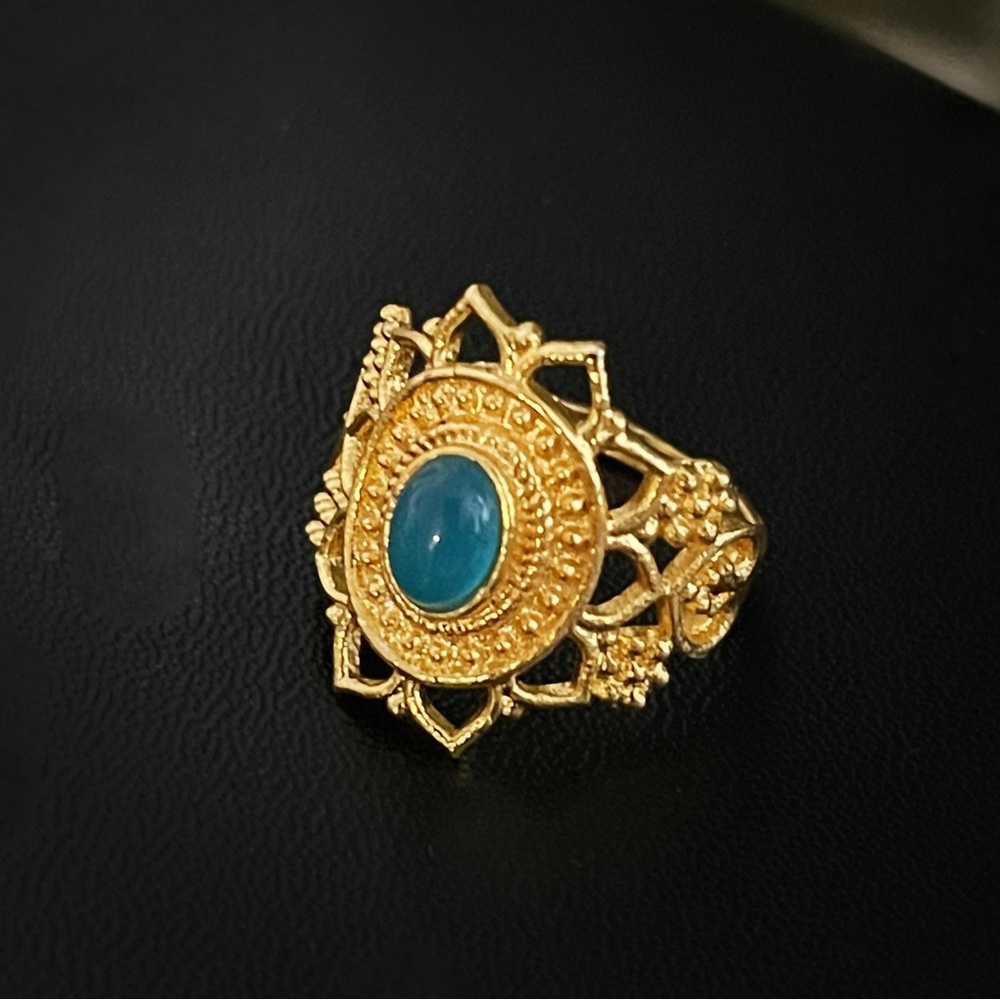 ✨Gorgeous Gold-plated Brass Ring with Blue Gem